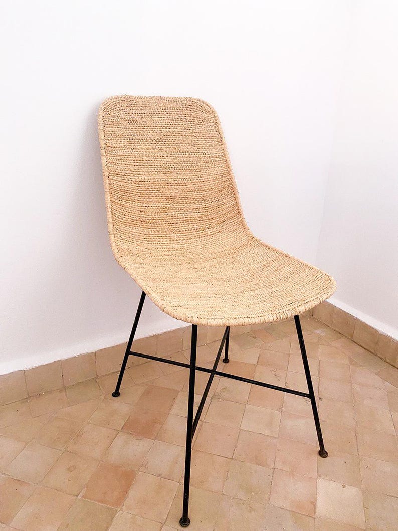 Handmade Wicker Dining Chair – Natural Palm Leaf & Metal Base