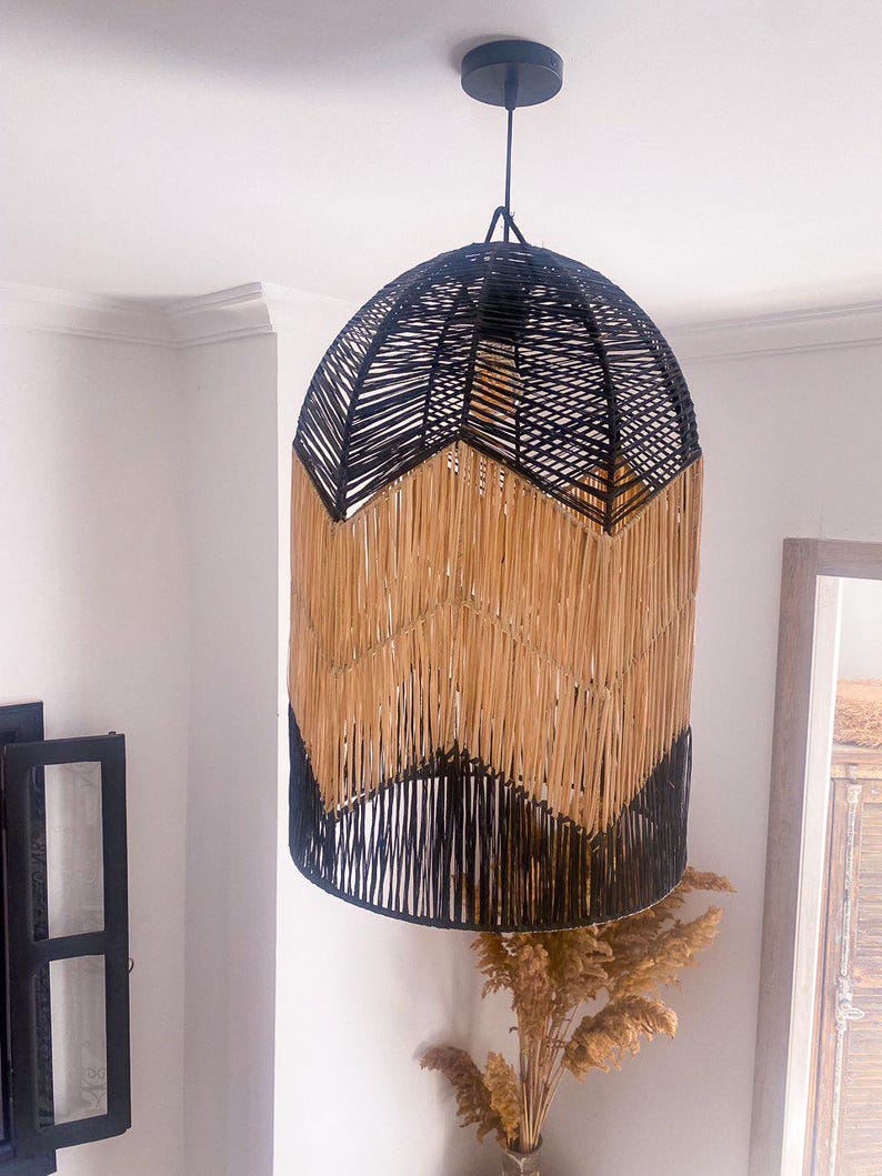 Handmade Raffia Pendant Light – Black & Beige Bohemian Lamp