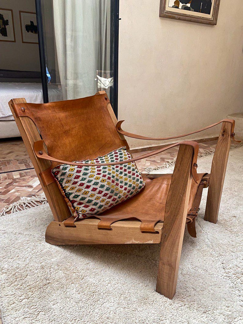 Walnut Leather Sling Chair – Handmade Lounge Design