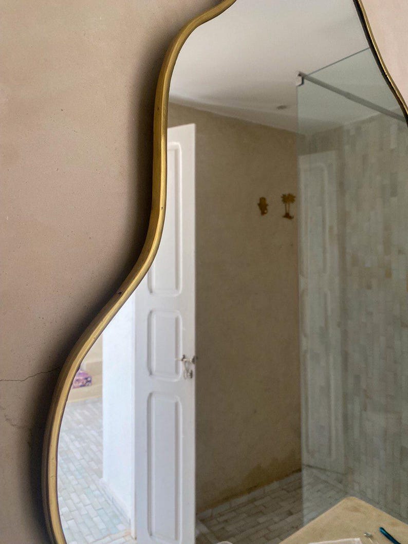 Handmade Wavy Brass Mirror – Modern Organic Wall Décor