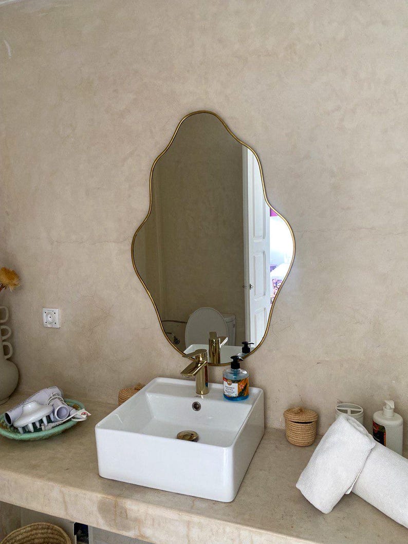 Handmade Wavy Brass Mirror – Modern Organic Wall Décor