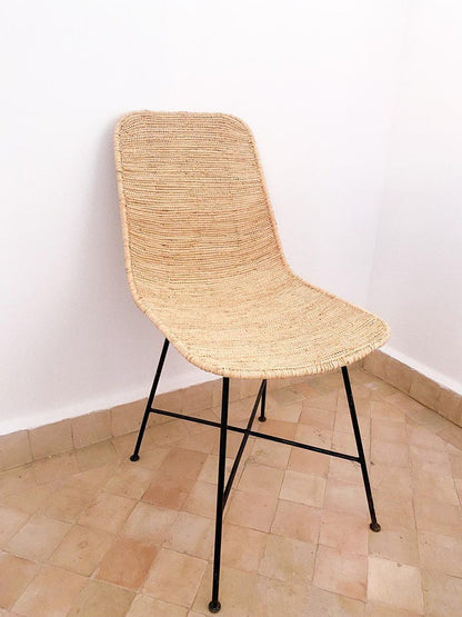 Handmade Wicker Dining Chair – Natural Palm Leaf & Metal Base