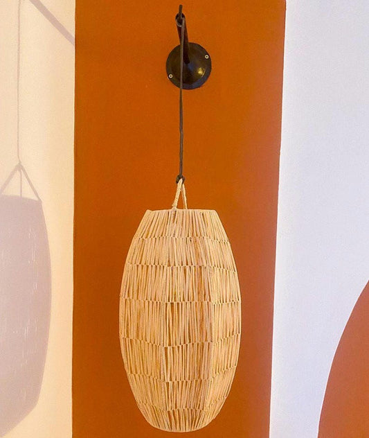 Suspension droite en dentelle de raphia