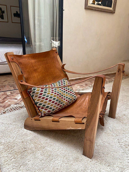 Walnut Leather Sling Chair – Handmade Lounge Design