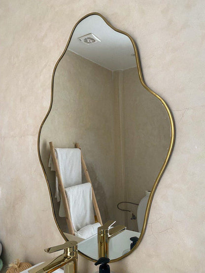 Handmade Wavy Brass Mirror – Modern Organic Wall Décor